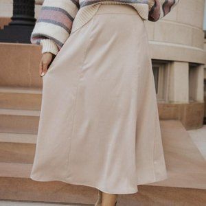 NWT. Bohme Loveriche Sheena Midi Skirt in Champagne
